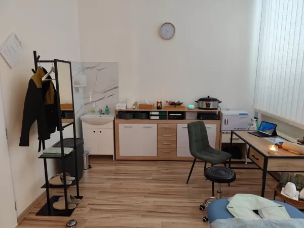 ronemasaze-ziar nad hronom-miesto-salon